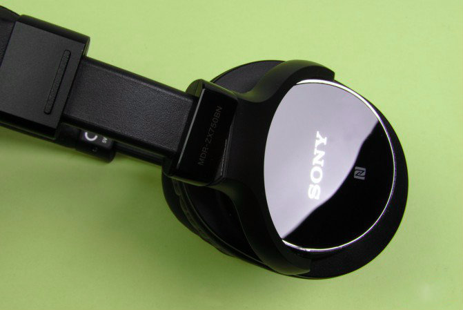 Review of Bluetooth-headset Sony MDR-ZX750BN