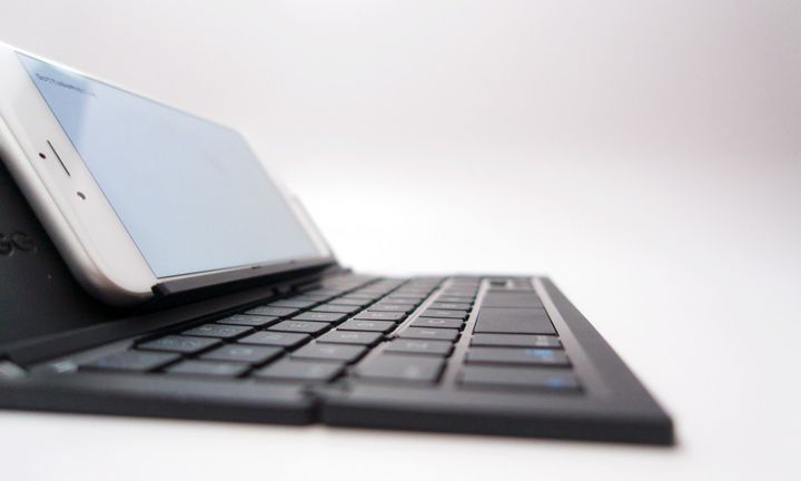 ZAGG - new pocket folding keyboard for smartphones and tablets