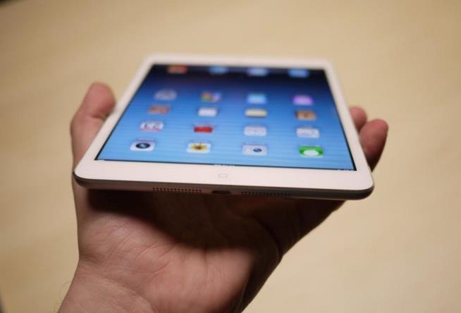 apple-afraid-release-ipad-mini-retina-display-raqwe.com-01