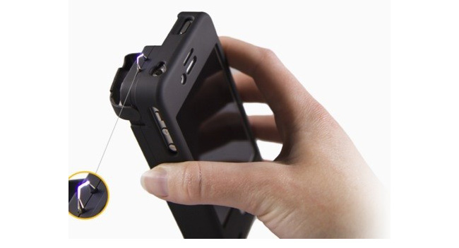 case-iphone-equipped-taser-raqwe.com-01