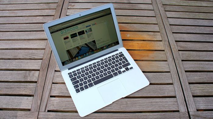 macbook-air-set-sales-record-raqwe.com-01