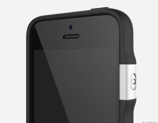 protective-bumper-juice-enables-recharge-iphone-ios-device-concept-raqwe.com-02