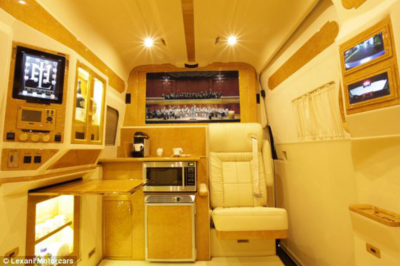 reale-luxury-minivan-mac-mini-ipad-apple-tv-450000-raqwe.com-05