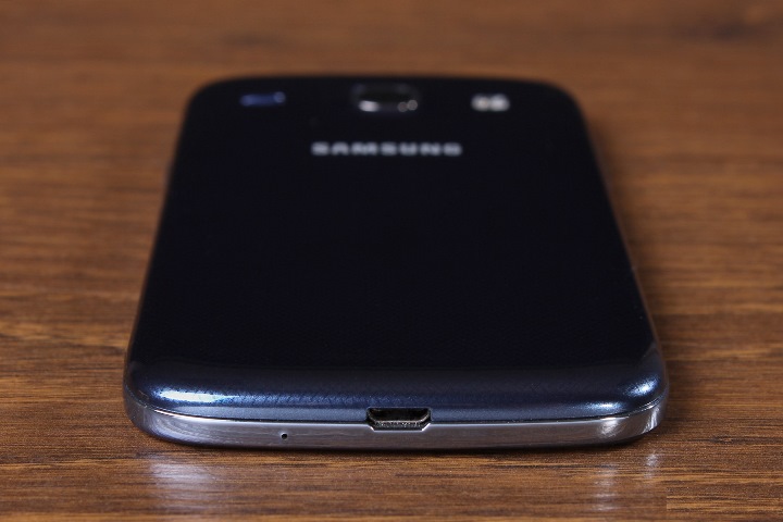 review-smartphone-samsung-galaxy-core-i8262-raqwe.com-05