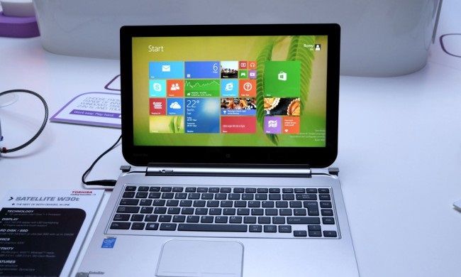 First look at the 13.3-inch hybrid tablet-notebook Toshiba Satellite W30t and W30Dt