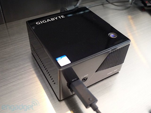brix-portable-gaming-pc-gigabyte-raqwe.com-03