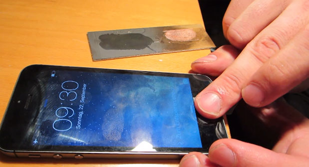 cheat-fingerprint-sensor-iphone-5s-raqwe.com-01