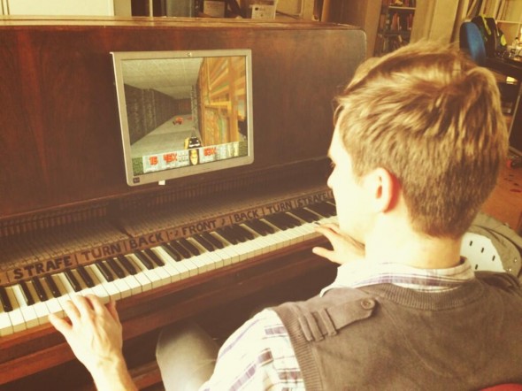 piano-gamepad-play-doom-raqwe.com-01