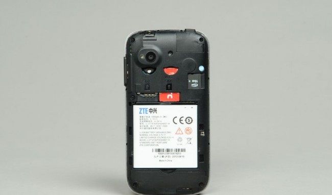 quick-review-smartphone-zte-v809-raqwe.com-09