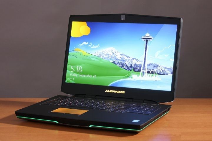 review-gaming-laptop-alienware-17-raqwe.com-01