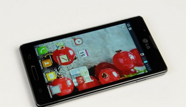 review-smartphone-lg-optimus-l7-ii-raqwe.com-02