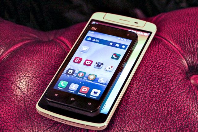 review-smartphone-oppo-n1-raqwe.com-04