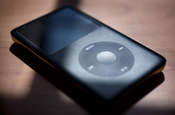 stop-selling-apple-ipod-classic-raqwe.com-01