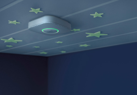 nest-introduced-smart-fire-detector-sensor-raqwe.com-03