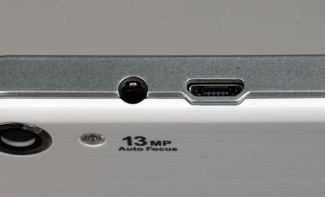 review-smartphone-gigabyte-gsmart-sierra-s1-raqwe.com-11