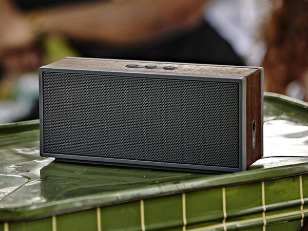 wireless-portable-speakers-classic-style-raqwe.com-02