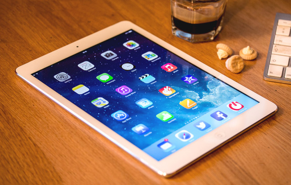 ipad-air-users-complain-irregular-yellowing-screen-raqwe.com-01