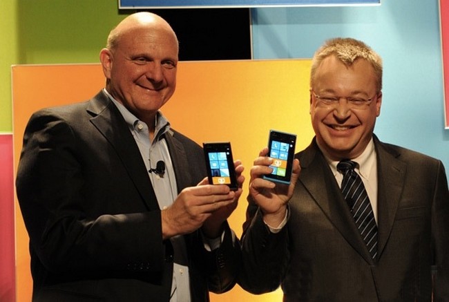 nokia-shareholders-approved-sale-microsofts-mobile-business-raqwe.com-01