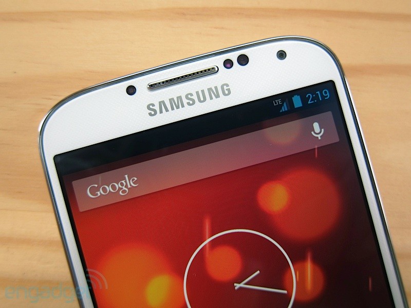 samsung-galaxy-s4-google-edition-receive-update-android-4-4-kitkat-raqwe.com-01