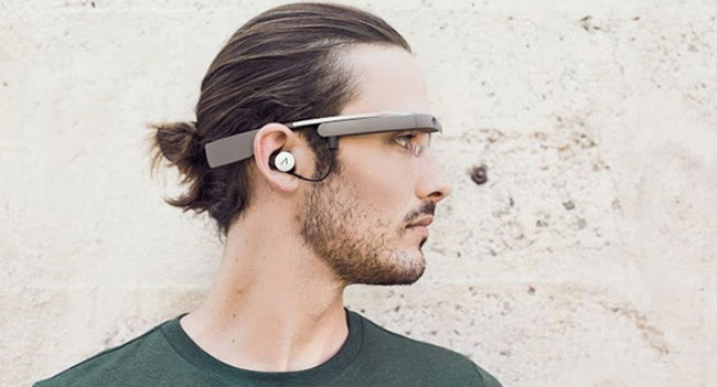 users-google-glass-recommend-friends-buyers-smart-glasses-raqwe.com-01