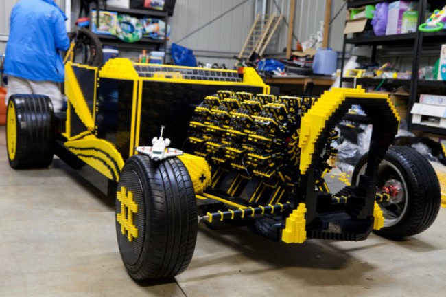 worlds-car-designed-blocks-lego-raqwe.com-01