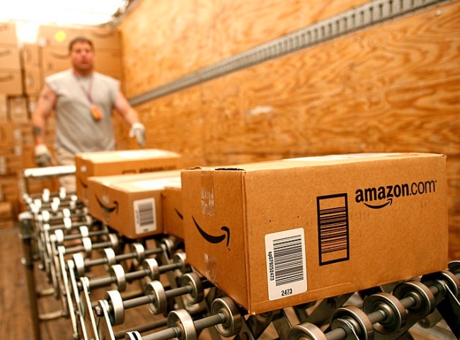 Amazon.com Fulfillment Center RNO1 Fernley, Nevada, August 8, 2007.(IMAGE BY Ken James)