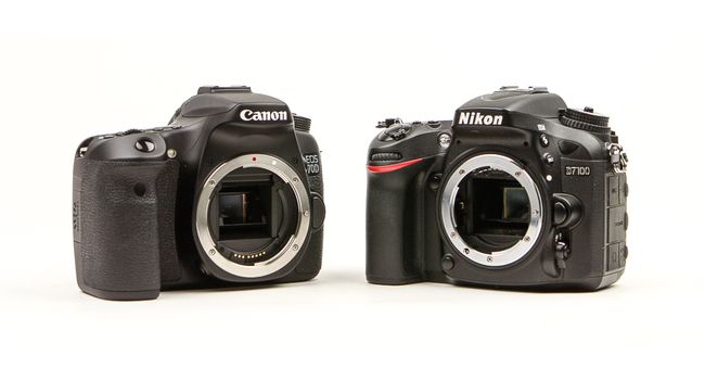 Canon 70D vs Nikon D7100: APS-war leaders