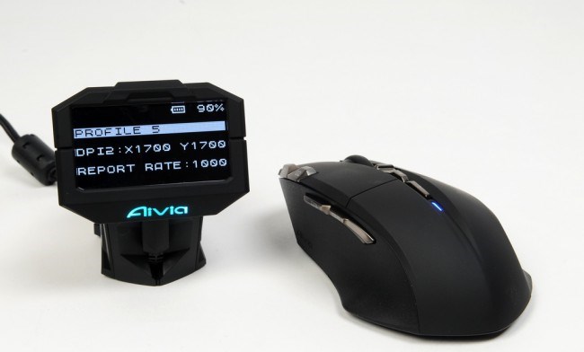gaming-mouse-gigabyte-aivia-uranium-external-display-luxury-necessity-raqwe.com-05