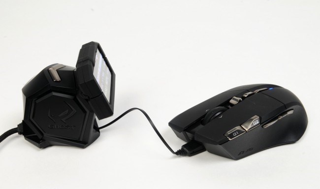 gaming-mouse-gigabyte-aivia-uranium-external-display-luxury-necessity-raqwe.com-06