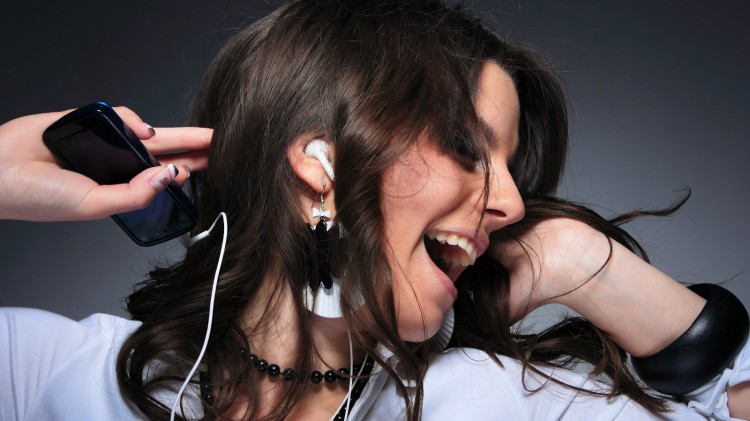 listen-music-smartphones-raqwe.com-01