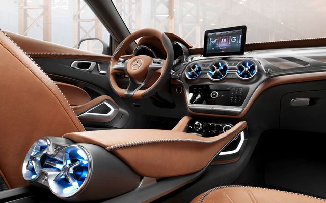 Mercedes-Benz-Concept-GLA-front-interior-raqwe.com-01