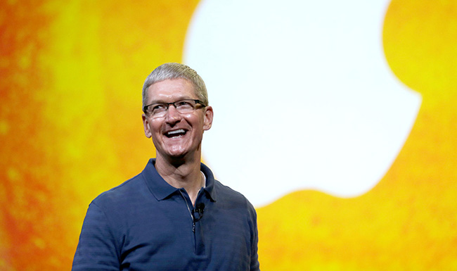 Tim-Cook-at-iPad-announcement-raqwe.com-01