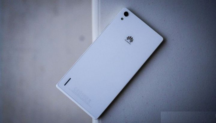 presented-huawei-ascend-p7-raqwe.com-02