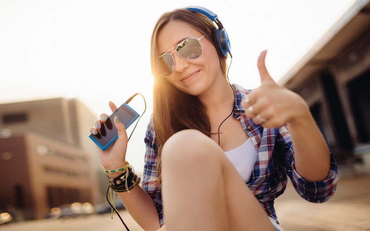 music-million-google-buys-streaming-service-songza-raqwe.com-01