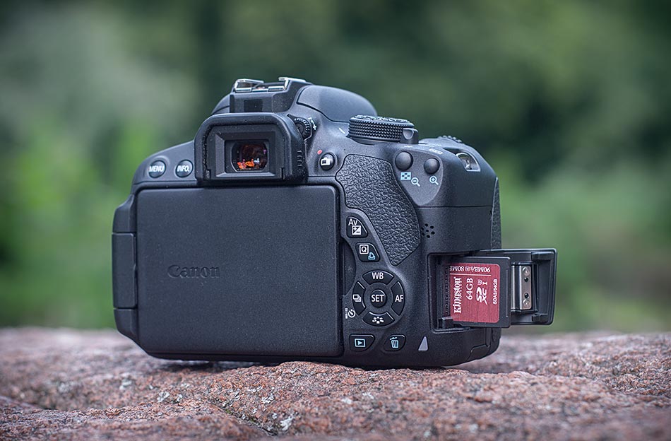 review-slr-camera-canon-eos-700d-raqwe.com-06