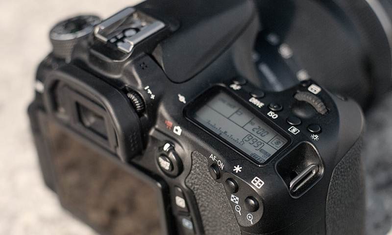 Review SLR camera Canon EOS 70D