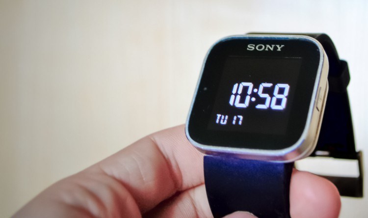 Review: SmartWatches Sony SmartWatch MN2