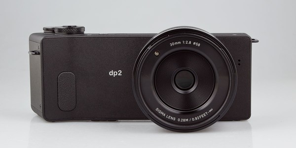 Review of the camera Sigma dp2 Quattro