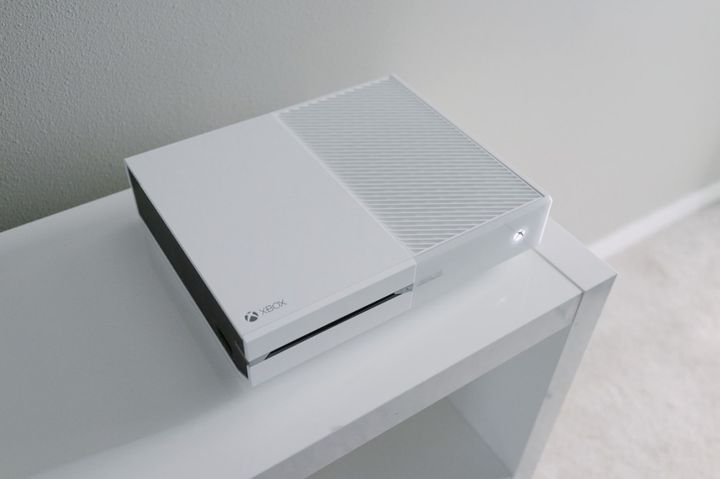 Design work Microsoft: Xbox One White