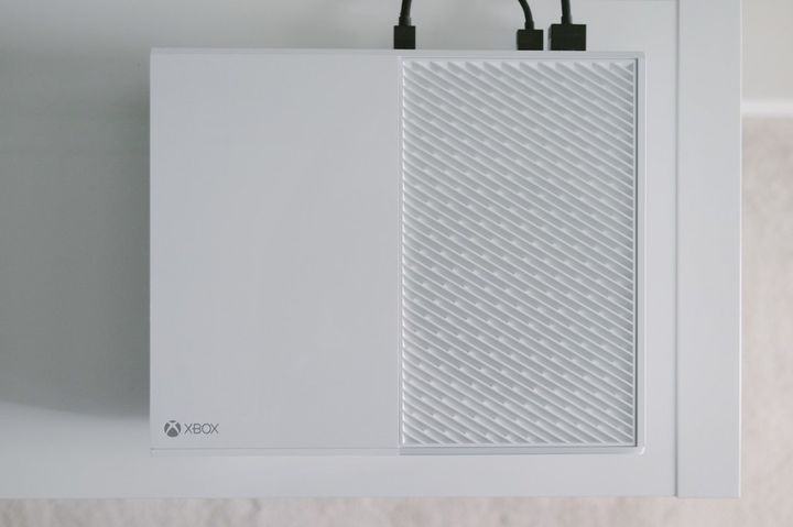 Design work Microsoft: Xbox One White