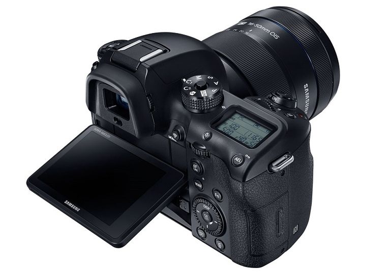 Announcement of Samsung NX1