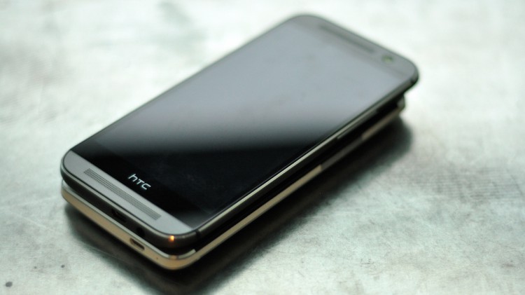 Complaining about the owners of HTC One M8 specs?