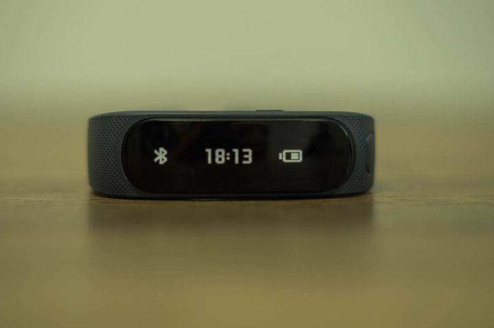 Huawei TalkBand B1 review bracelet headset