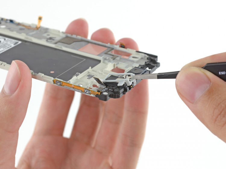 What's inside the Samsung Galaxy Alpha