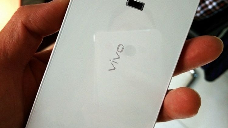 First pictures of thin and powerful smartphone Vivo Xplay 5S