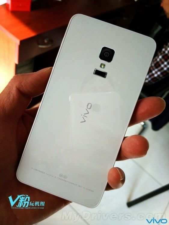 First pictures of thin and powerful smartphone Vivo Xplay 5S