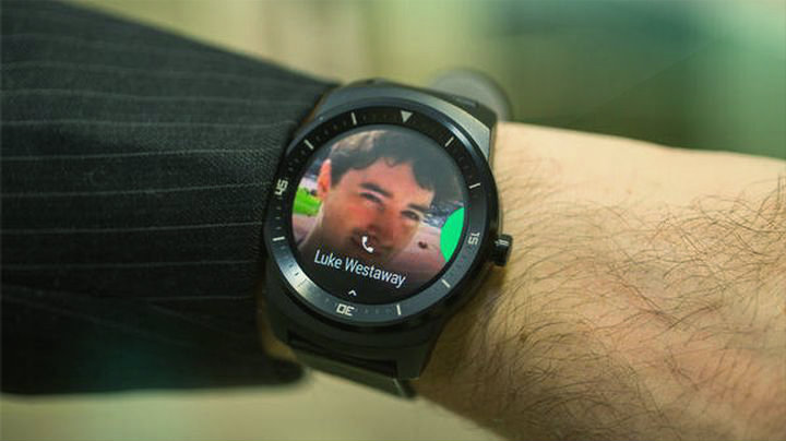 Round the smart watches LG G Watch R2 receive support for 4G networks