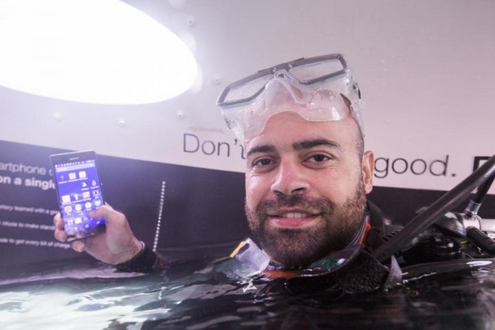 Opened its first selling store Sony underwater smartphones