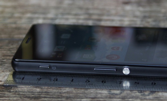 Small flagship Sony Xperia Z3 Compact review