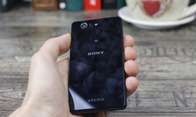 Small flagship Sony Xperia Z3 Compact review